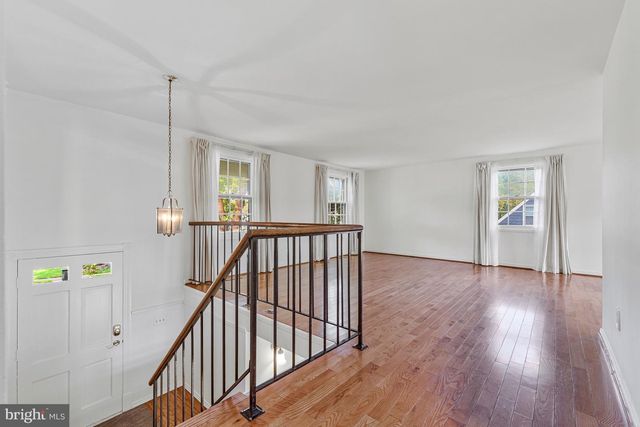4305 MARKWOOD LN, Fairfax, VA 22033