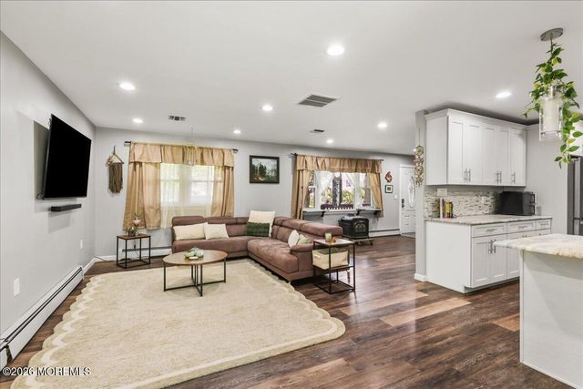13 Cypress Avenue, Jackson, NJ 08527