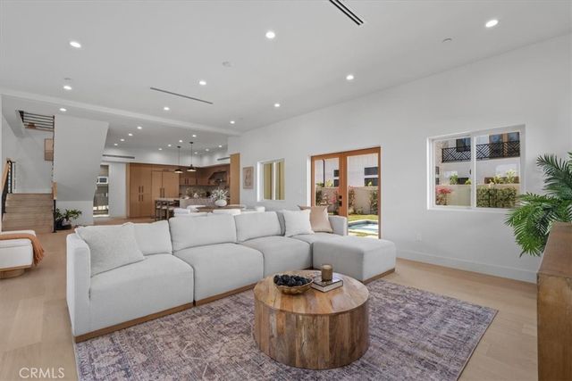 21811 San Jose Street, Chatsworth, CA 91311