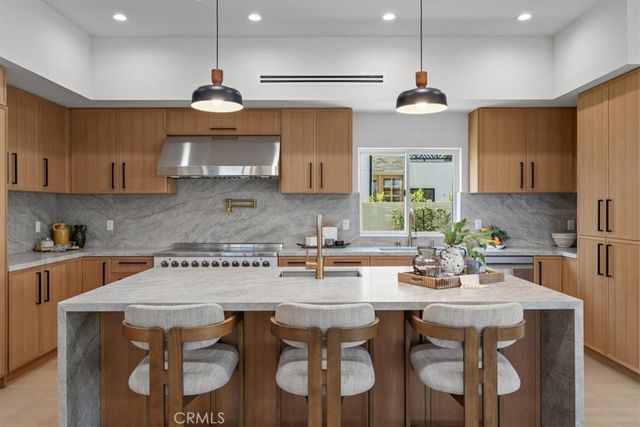 21811 San Jose Street, Chatsworth, CA 91311
