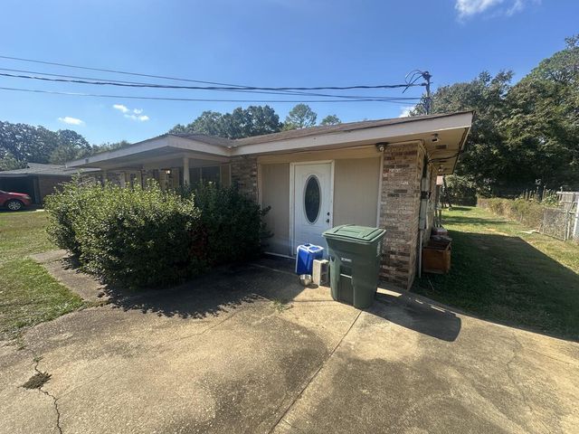 3305 Dena Dr, Dothan, AL 36303