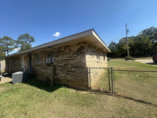 3305 Dena Dr, Dothan, AL 36303