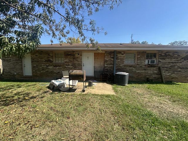 3305 Dena Dr, Dothan, AL 36303