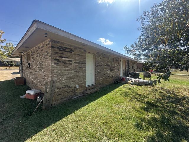 3305 Dena Dr, Dothan, AL 36303