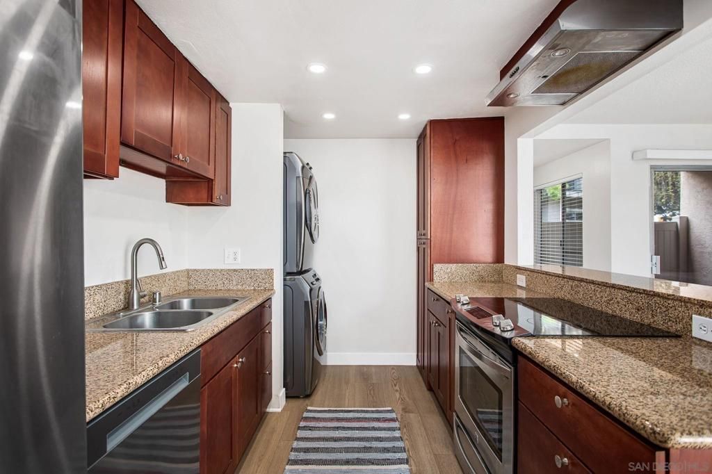 Image 7 of property listing at 7813 Starling Dr, San Diego, CA 92123