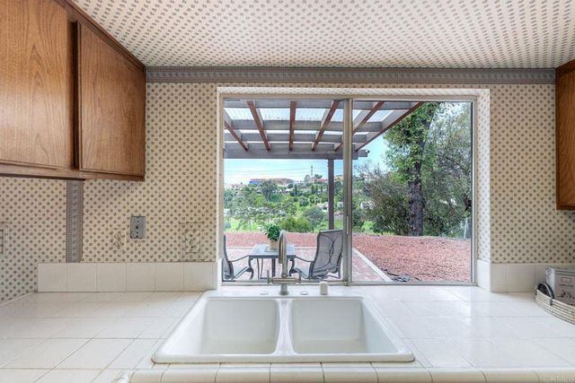 2233 Valley Road, Oceanside, CA 92056