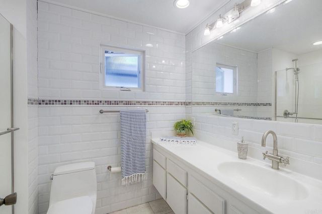 2233 Valley Road, Oceanside, CA 92056