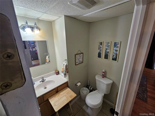 65 W Peenpack Trail, Sparrowbush, NY 12780