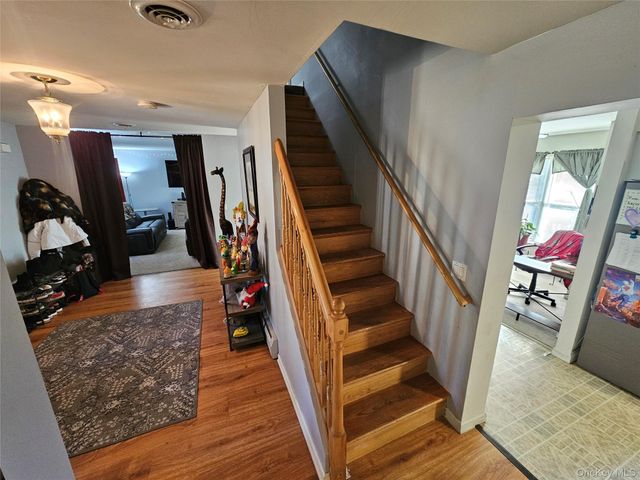 65 W Peenpack Trail, Sparrowbush, NY 12780