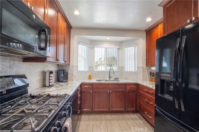 1986 White Rabbit, Upland, CA 91784