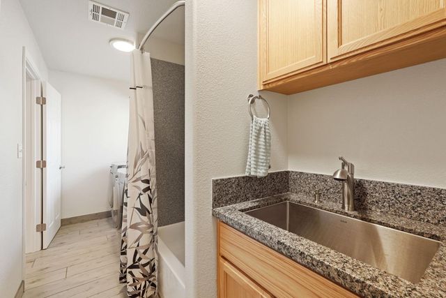 8028 Arroyo Way, Stockton, CA 95209