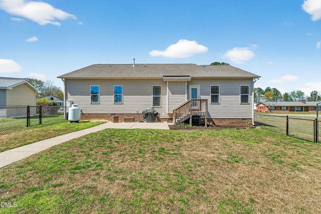 205 S Eastwood Drive, Benson, NC 27504