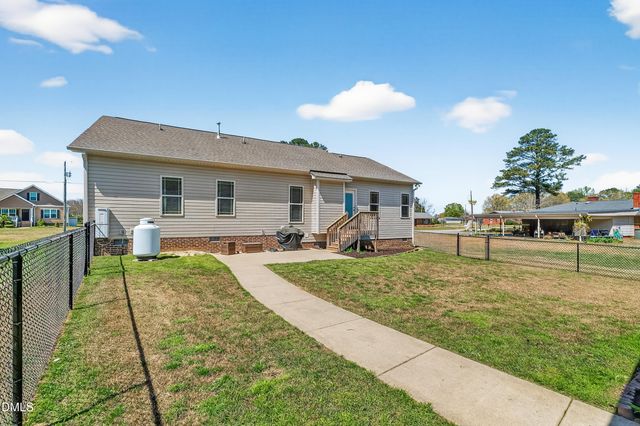 205 S Eastwood Drive, Benson, NC 27504