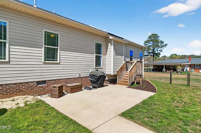 205 S Eastwood Drive, Benson, NC 27504