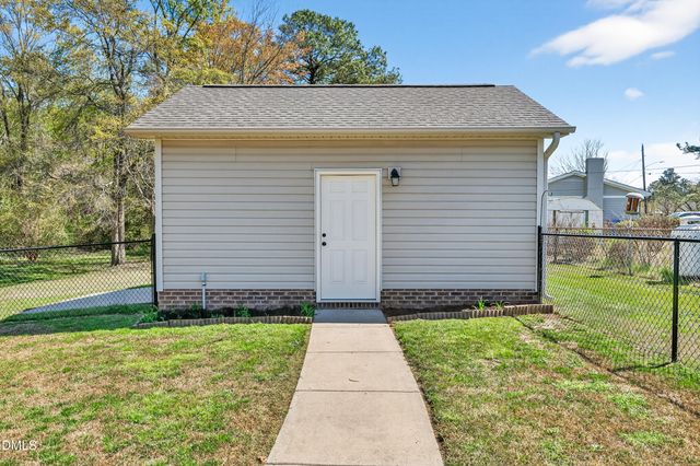 205 S Eastwood Drive, Benson, NC 27504