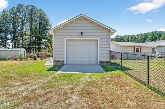 205 S Eastwood Drive, Benson, NC 27504