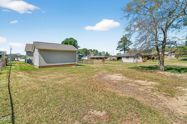 205 S Eastwood Drive, Benson, NC 27504