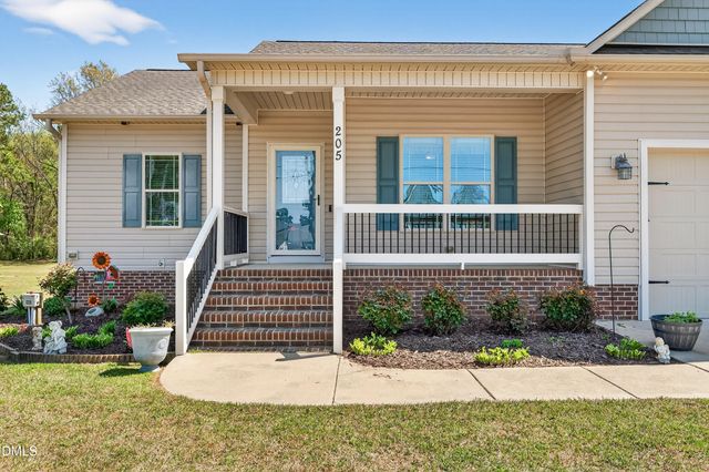 205 S Eastwood Drive, Benson, NC 27504