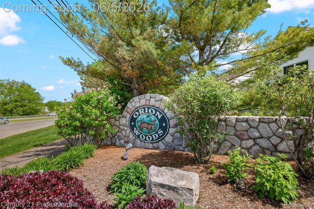 3061 Talon Circle, Orion Charter Township, MI 48360