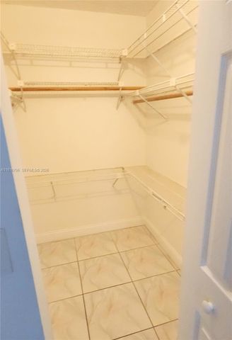 902 NE 209 St 203-40, Miami, FL 33179