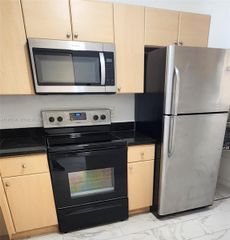 902 NE 209 St 203-40, Miami, FL 33179