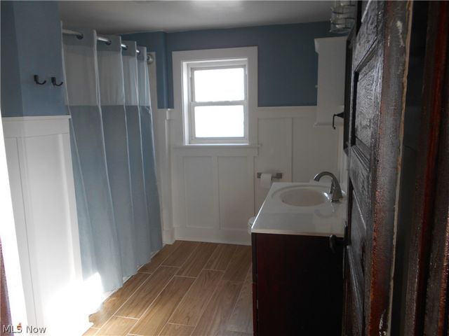 219 17th Street NW, Barberton, OH 44203