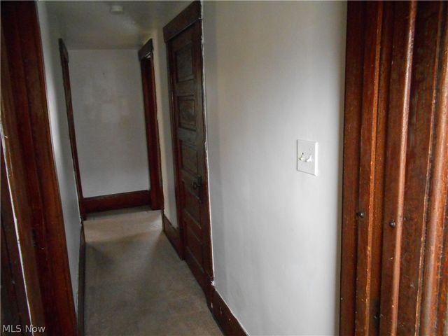 219 17th Street NW, Barberton, OH 44203