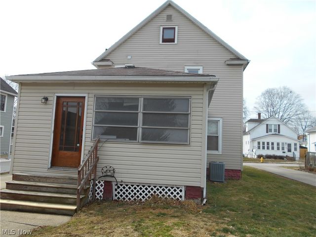 219 17th Street NW, Barberton, OH 44203