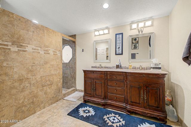 39809 N NEW RIVER Road, Phoenix, AZ 85086