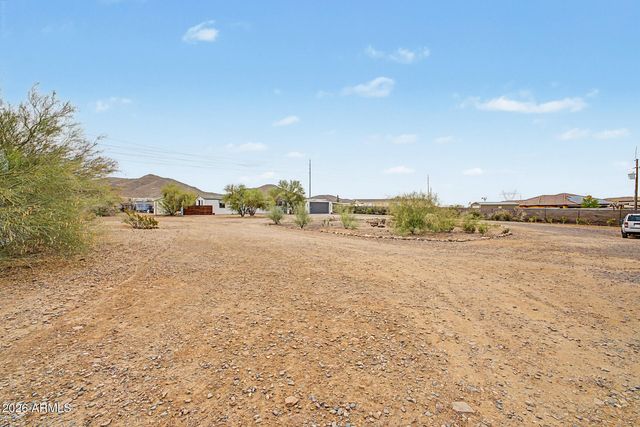 39809 N NEW RIVER Road, Phoenix, AZ 85086