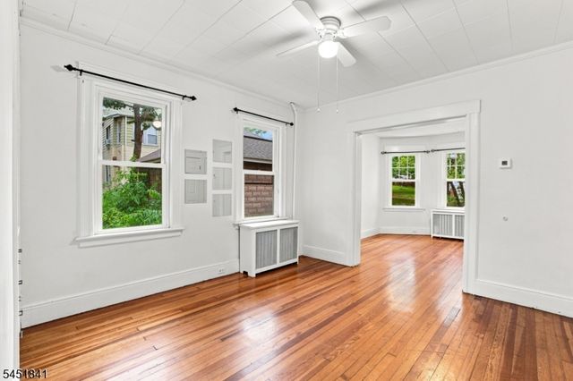 41 N 14Th St, Hawthorne Boro, NJ 07506