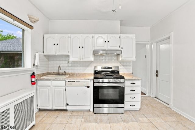 41 N 14Th St, Hawthorne Boro, NJ 07506