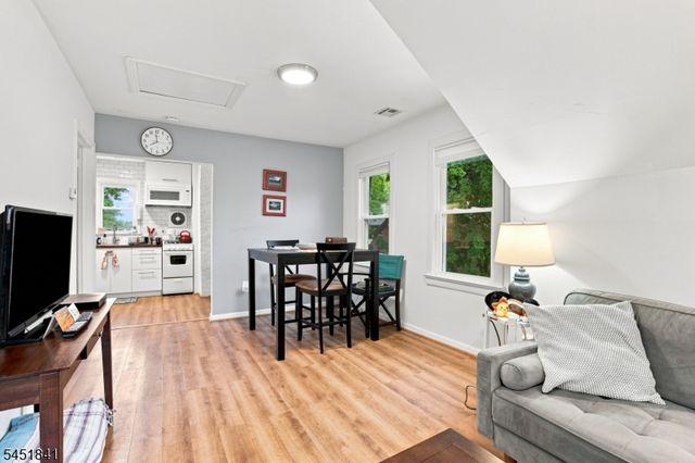 41 N 14Th St, Hawthorne Boro, NJ 07506