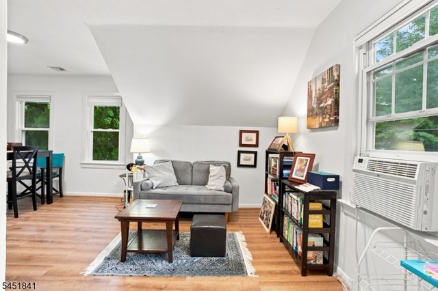 41 N 14Th St, Hawthorne Boro, NJ 07506