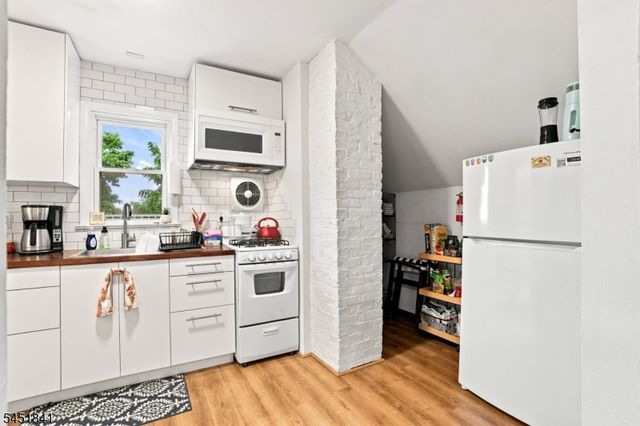 41 N 14Th St, Hawthorne Boro, NJ 07506