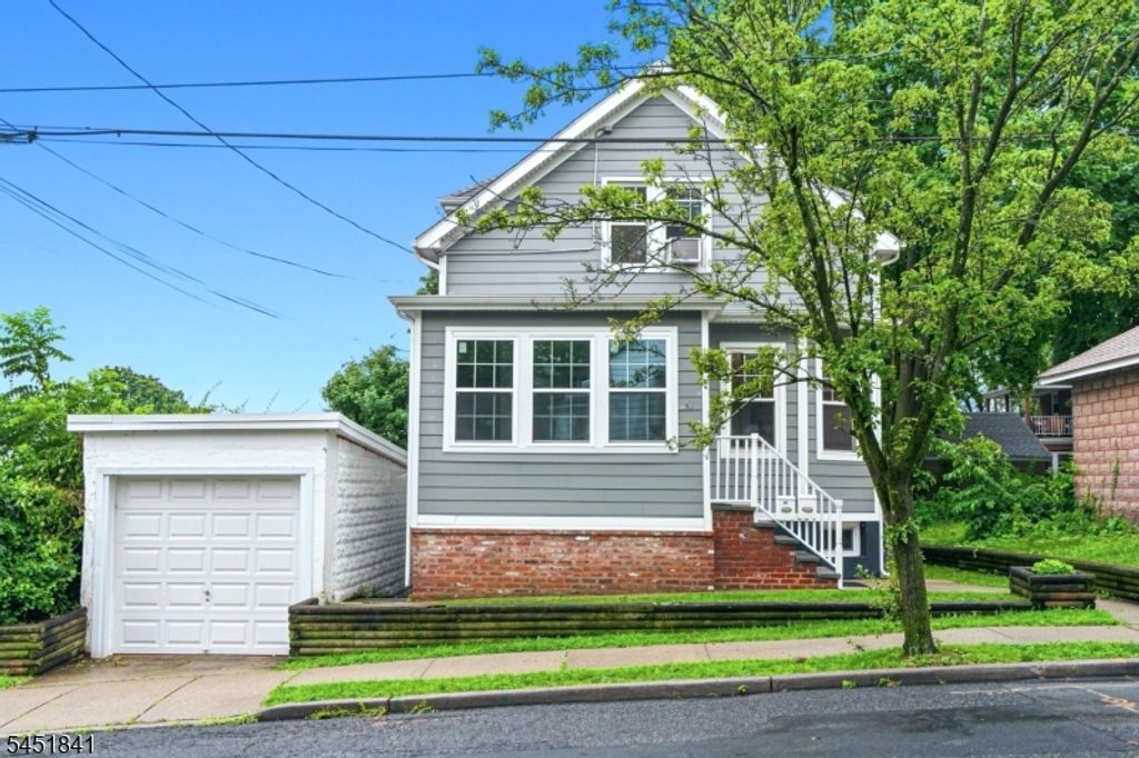 41 N 14Th St, Hawthorne Boro, NJ 07506