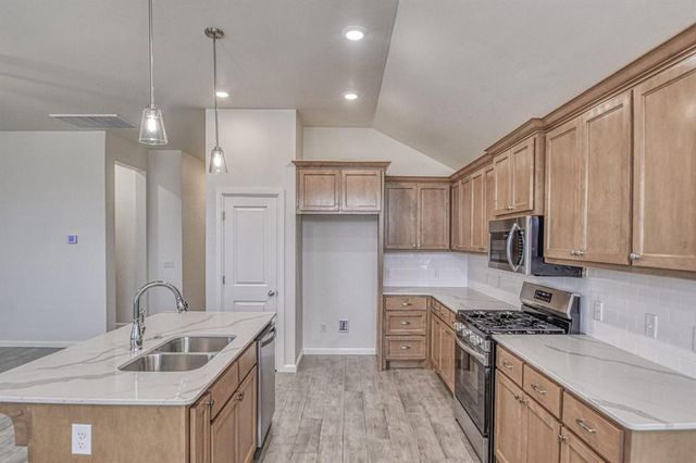 10516 NW 31st Place, Yukon, OK 73099