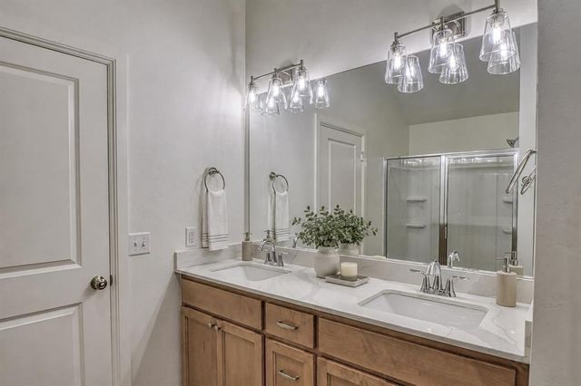 10516 NW 31st Place, Yukon, OK 73099