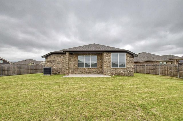 10516 NW 31st Place, Yukon, OK 73099