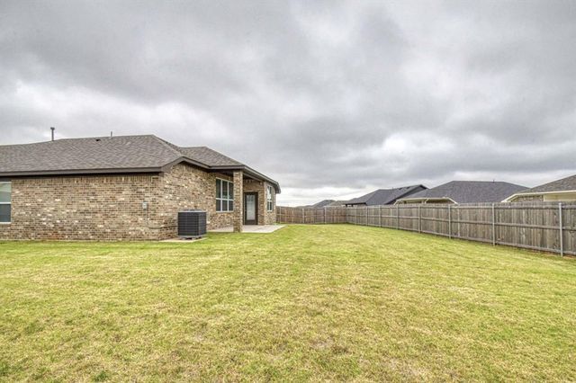 10516 NW 31st Place, Yukon, OK 73099