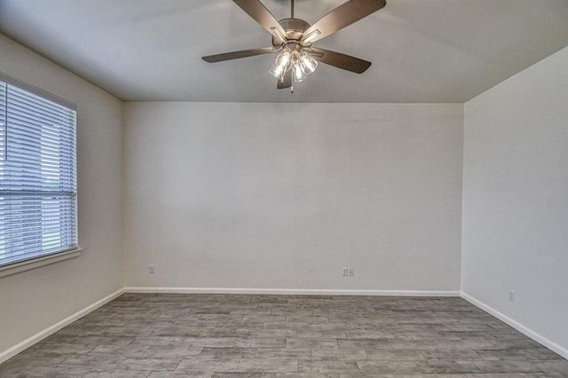 10516 NW 31st Place, Yukon, OK 73099