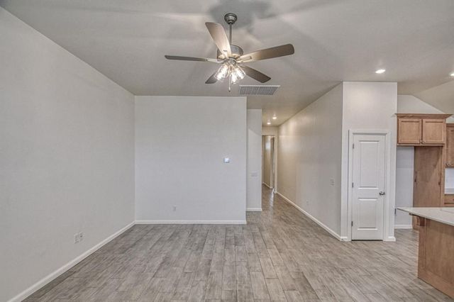 10516 NW 31st Place, Yukon, OK 73099