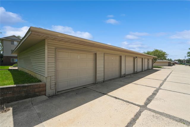 3010 Wilson SW 11, Cedar Rapids, IA 52404