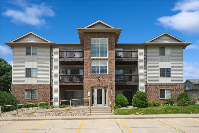 3010 Wilson SW 11, Cedar Rapids, IA 52404