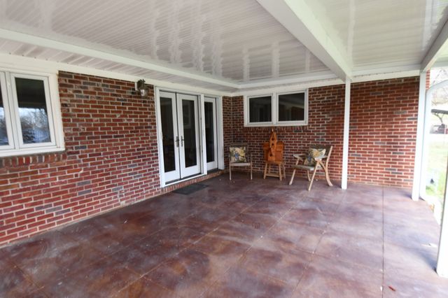 407 Old Hog Creek Road, Waynesboro, TN 38485