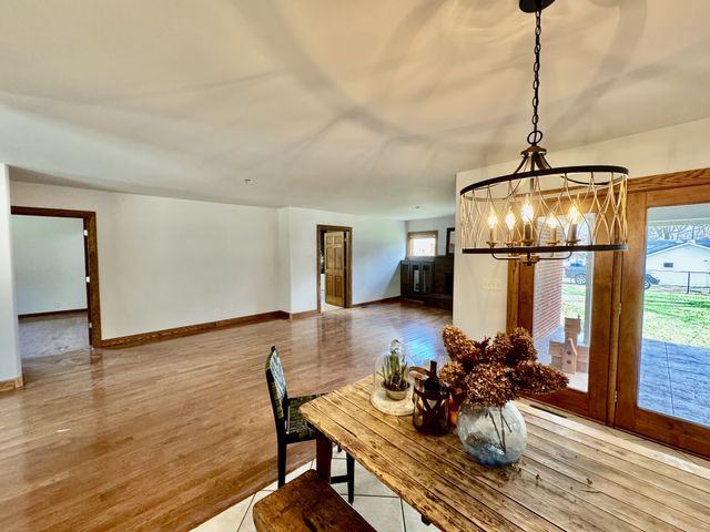 407 Old Hog Creek Road, Waynesboro, TN 38485