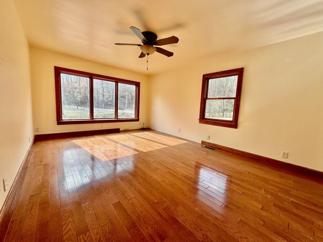 407 Old Hog Creek Road, Waynesboro, TN 38485