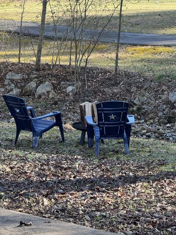 407 Old Hog Creek Road, Waynesboro, TN 38485