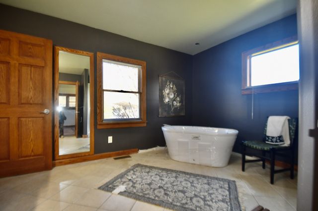 407 Old Hog Creek Road, Waynesboro, TN 38485