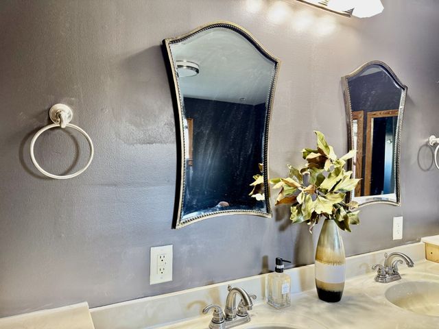 407 Old Hog Creek Road, Waynesboro, TN 38485